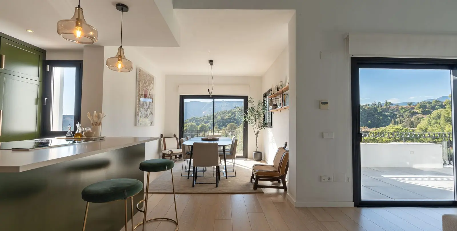 Sale of semi-detached house in Istán 12
