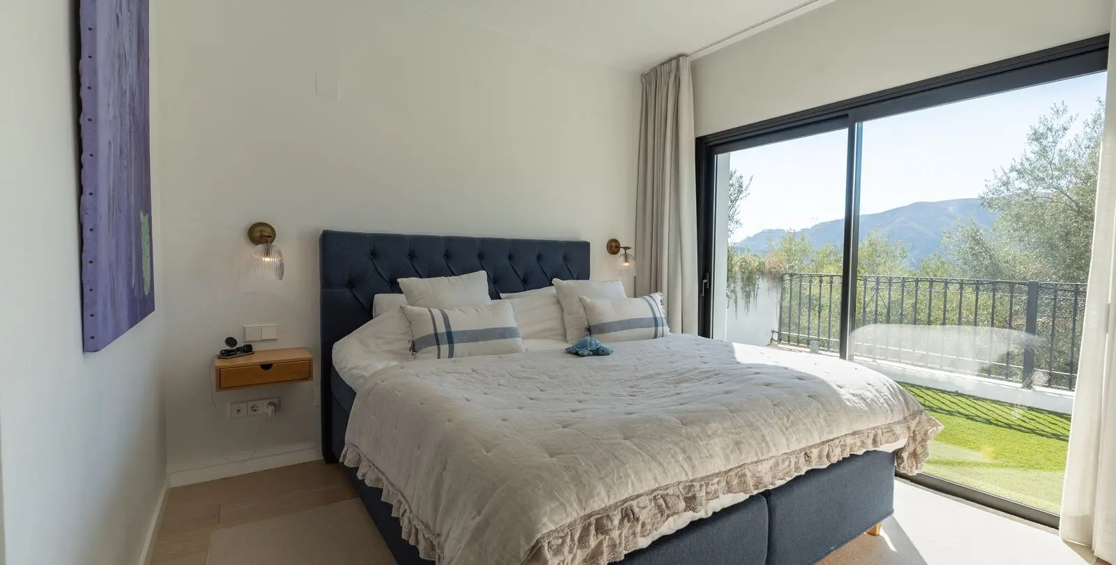 Sale of semi-detached house in Istán 17