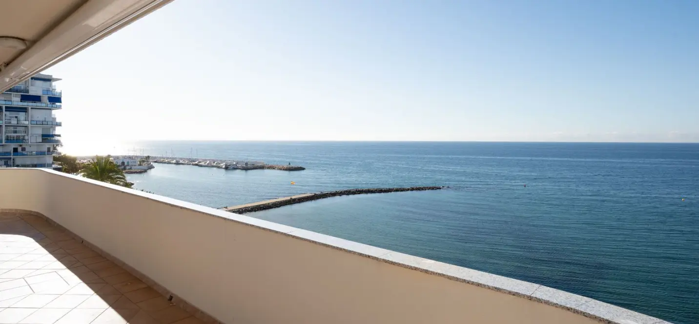 Sale of penthouse in Marbella 0