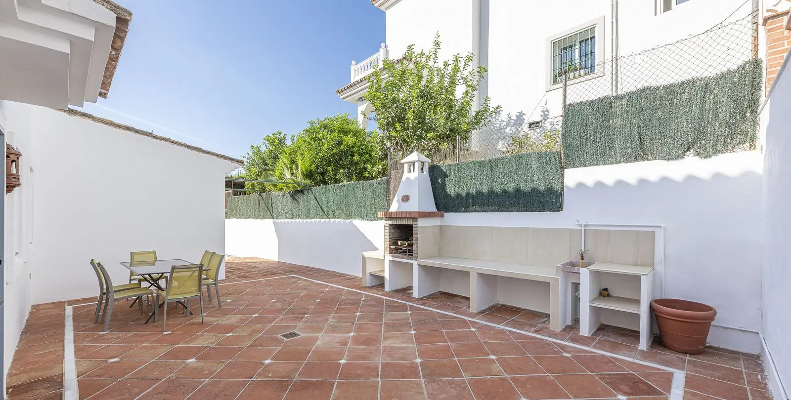 Sale of detached villa in Estepona 13