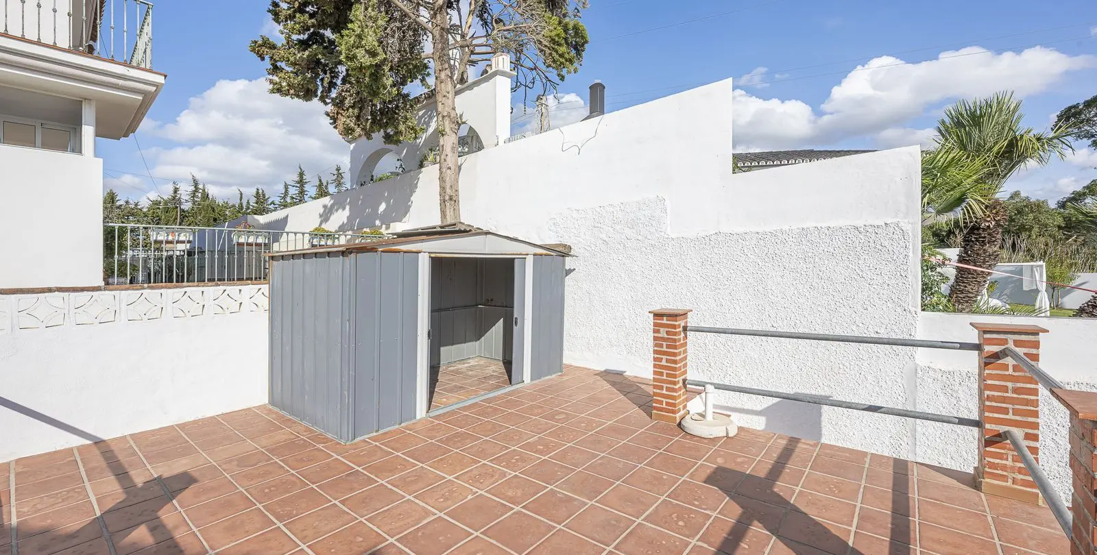 Sale of detached villa in Estepona 23