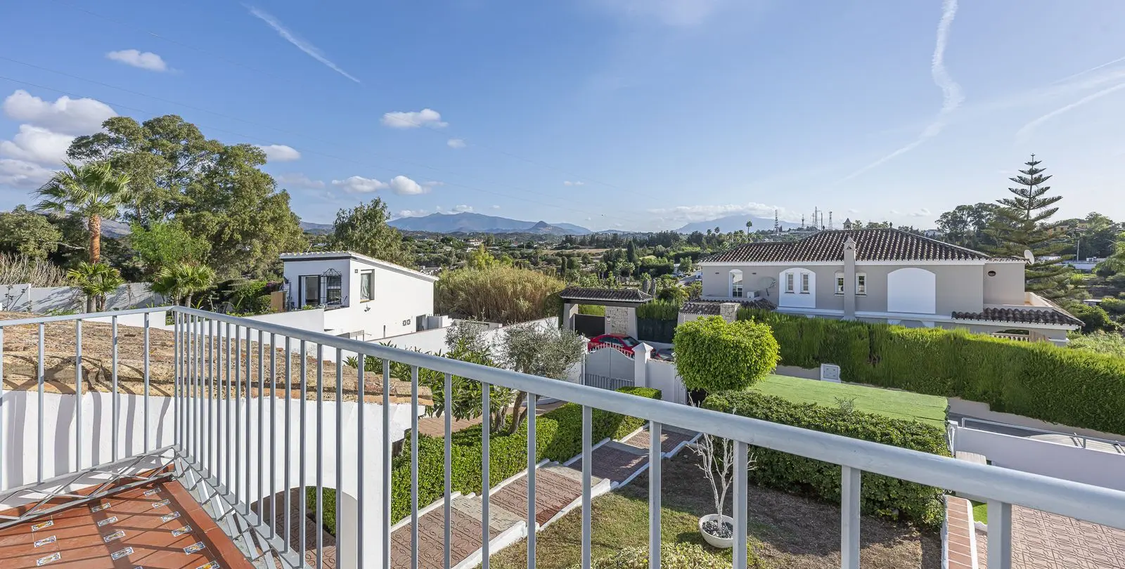 Sale of detached villa in Estepona 26