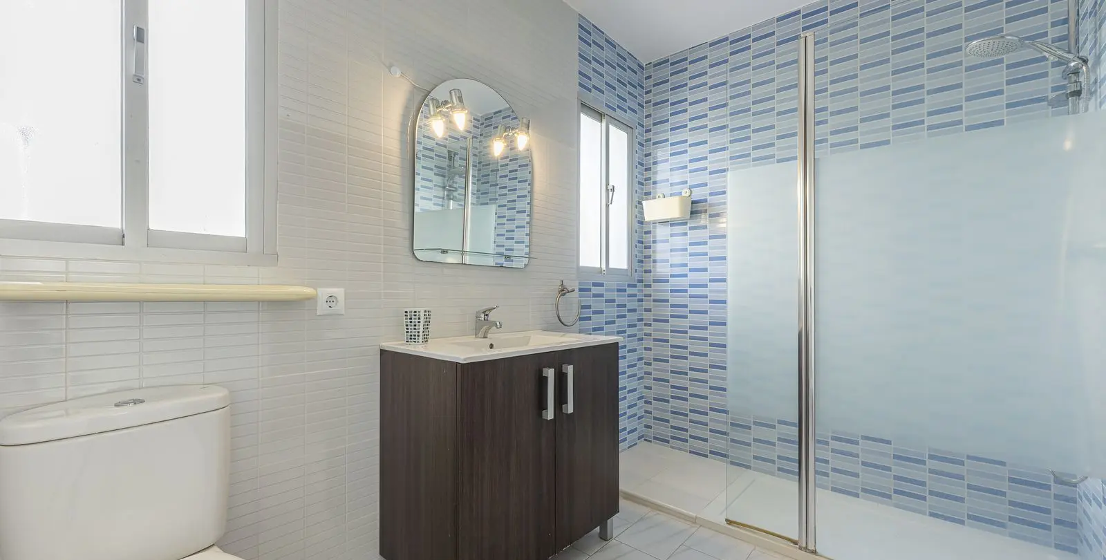 Sale of detached villa in Estepona 30