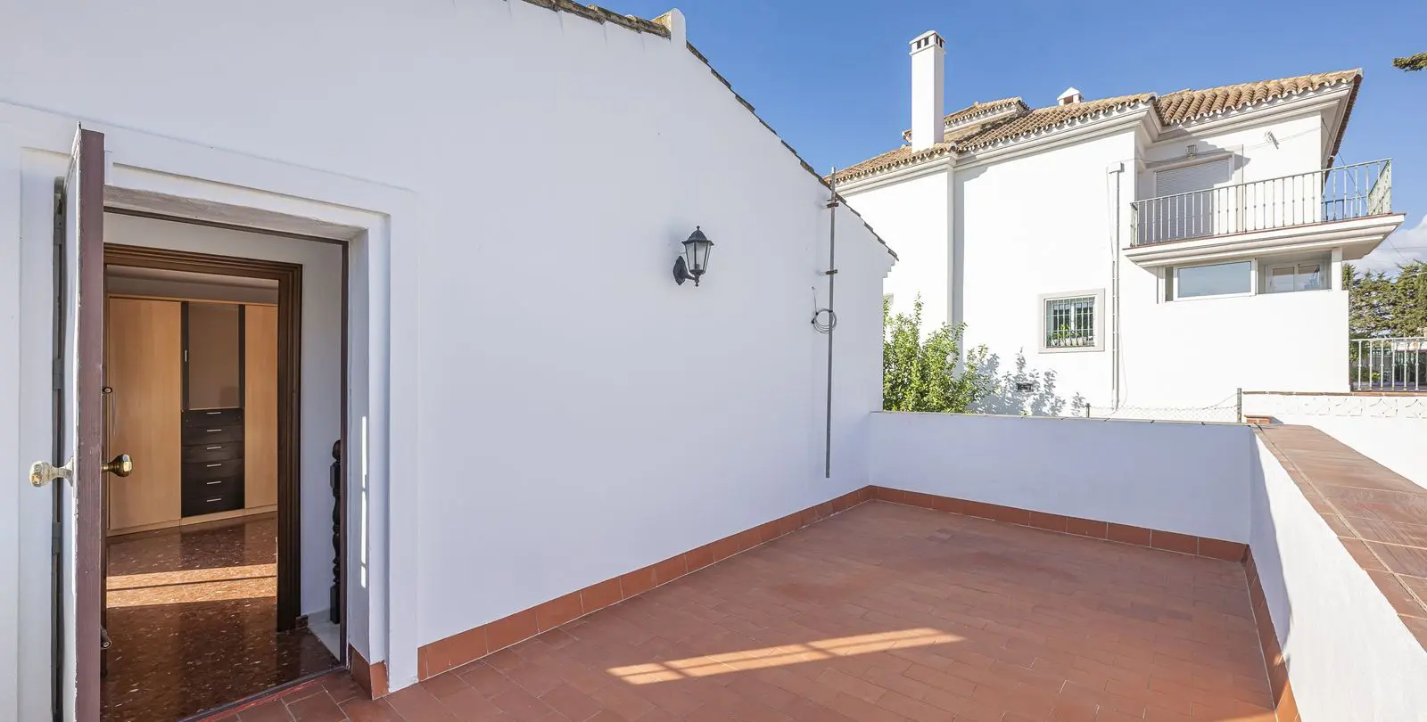 Sale of detached villa in Estepona 33