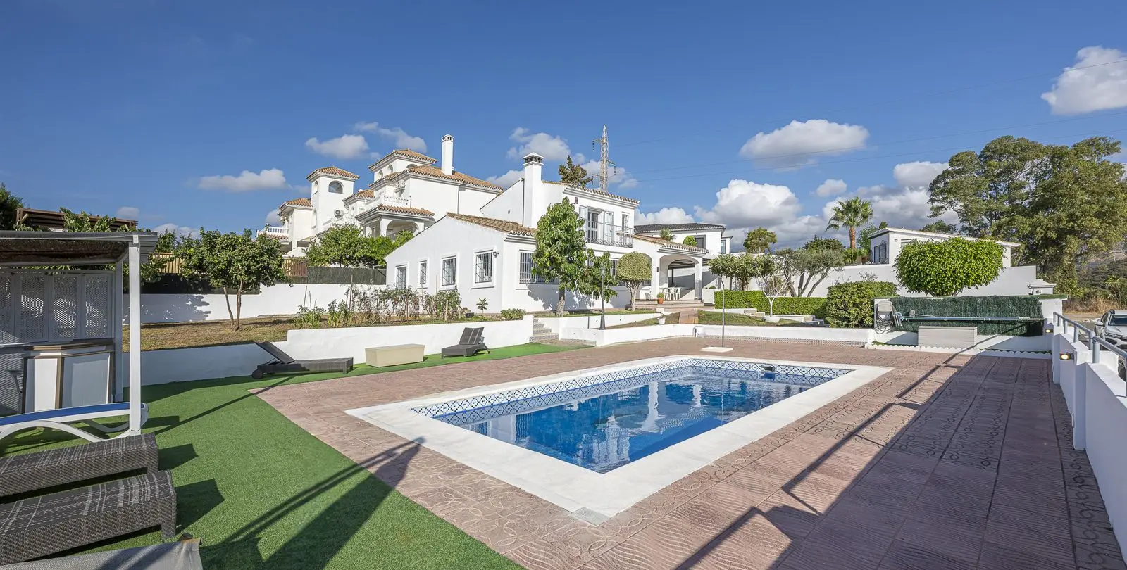 Sale of detached villa in Estepona 36
