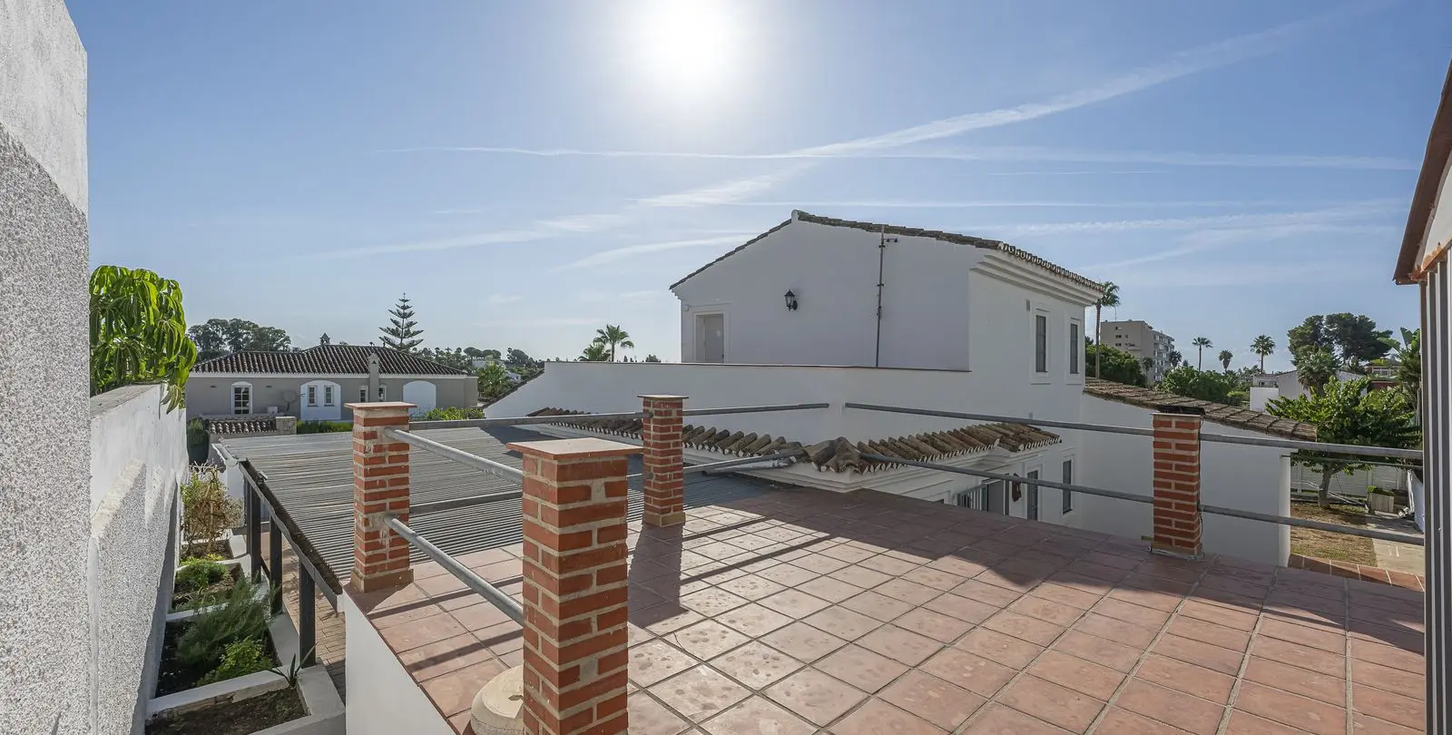 Sale of detached villa in Estepona 43
