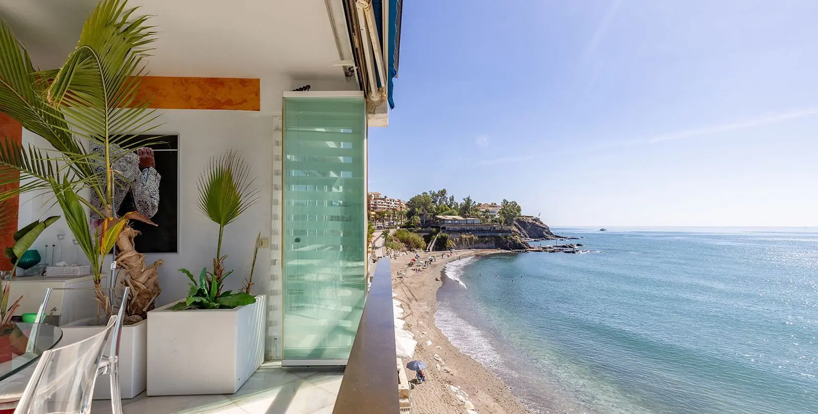 Sale of middle floor apartment in Benalmadena Costa 2