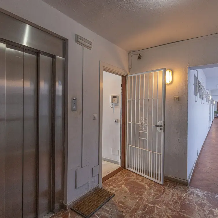 Sale of middle floor apartment in Benalmadena Costa
