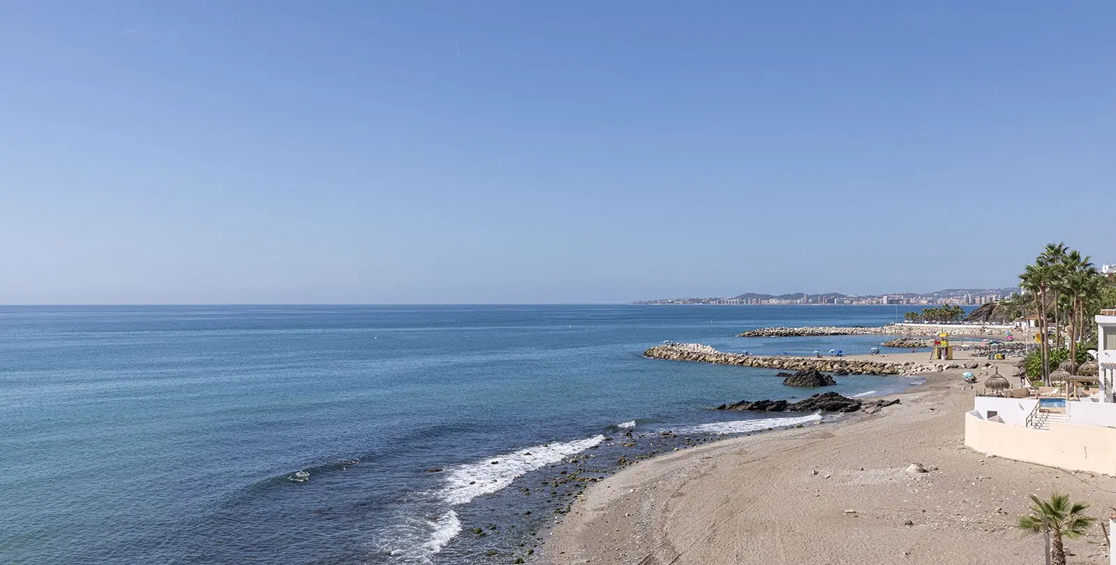 Sale of middle floor apartment in Benalmadena Costa 6