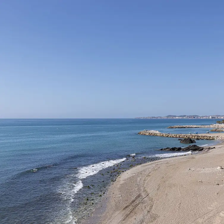 Sale of middle floor apartment in Benalmadena Costa