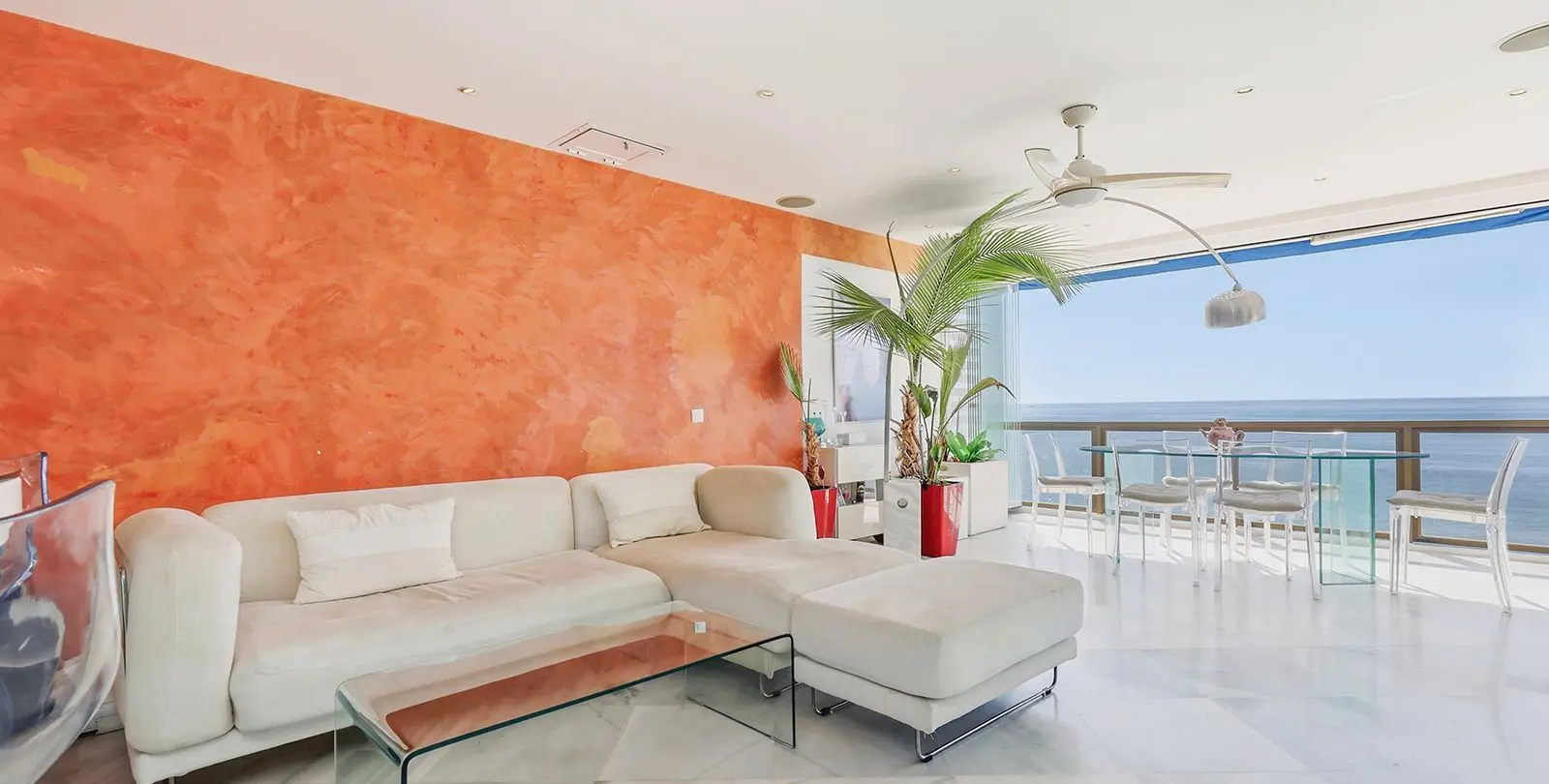 Sale of middle floor apartment in Benalmadena Costa 11