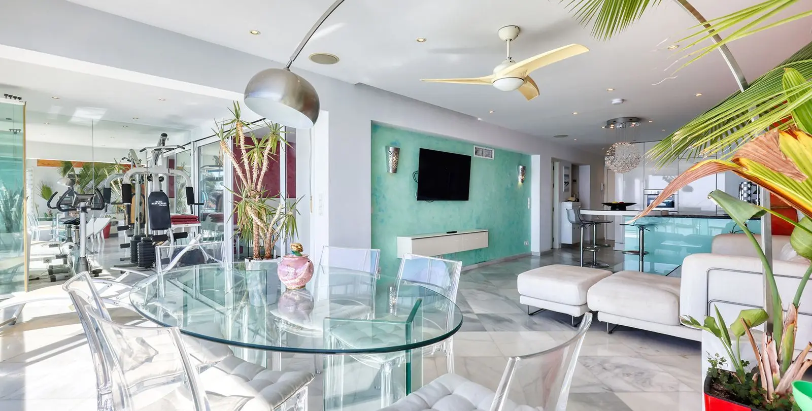 Sale of middle floor apartment in Benalmadena Costa 13