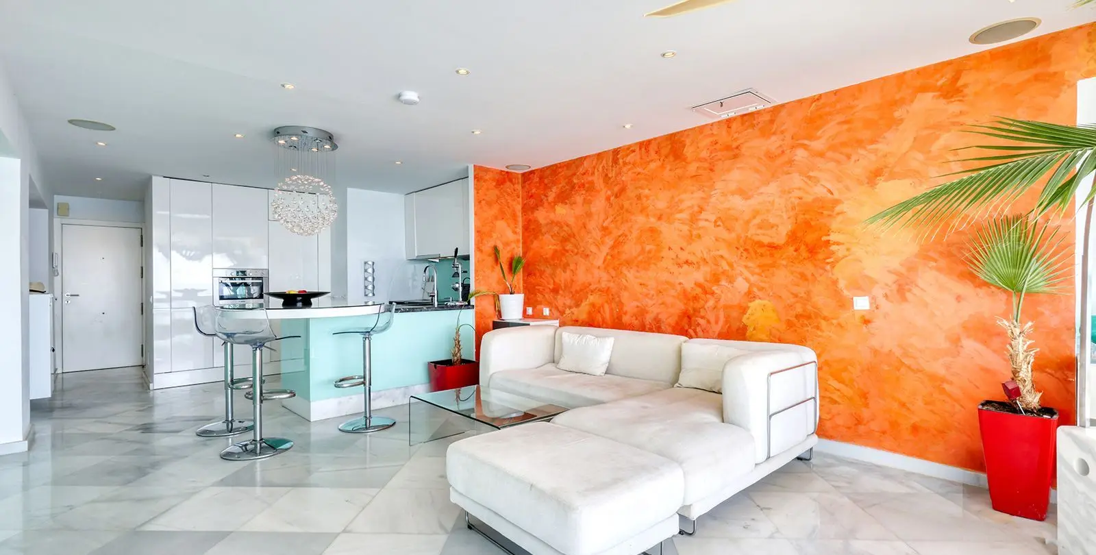 Sale of middle floor apartment in Benalmadena Costa 14
