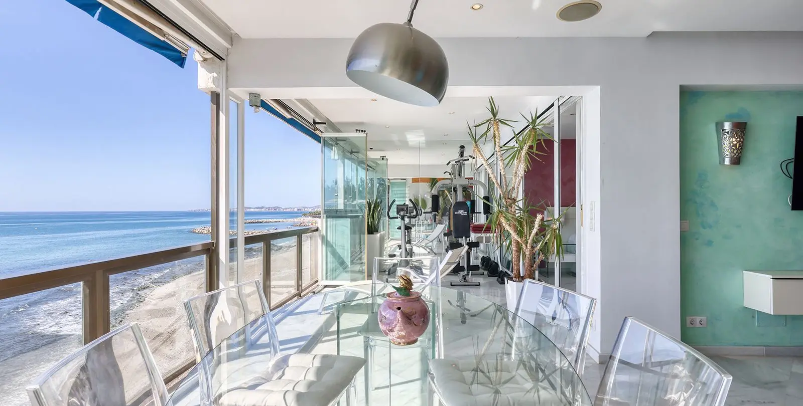 Sale of middle floor apartment in Benalmadena Costa 18