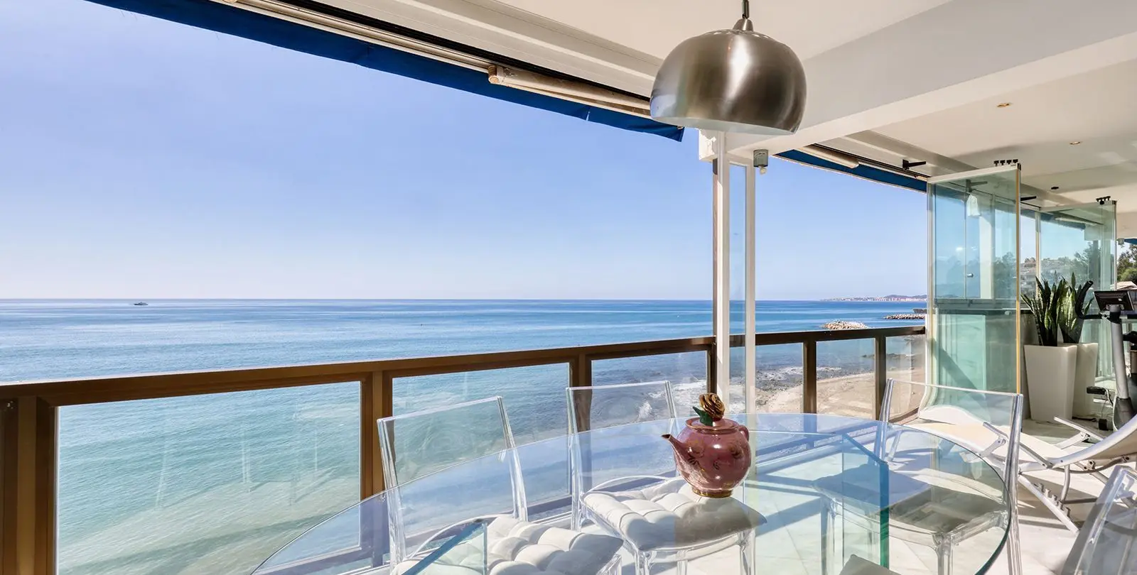 Sale of middle floor apartment in Benalmadena Costa 19