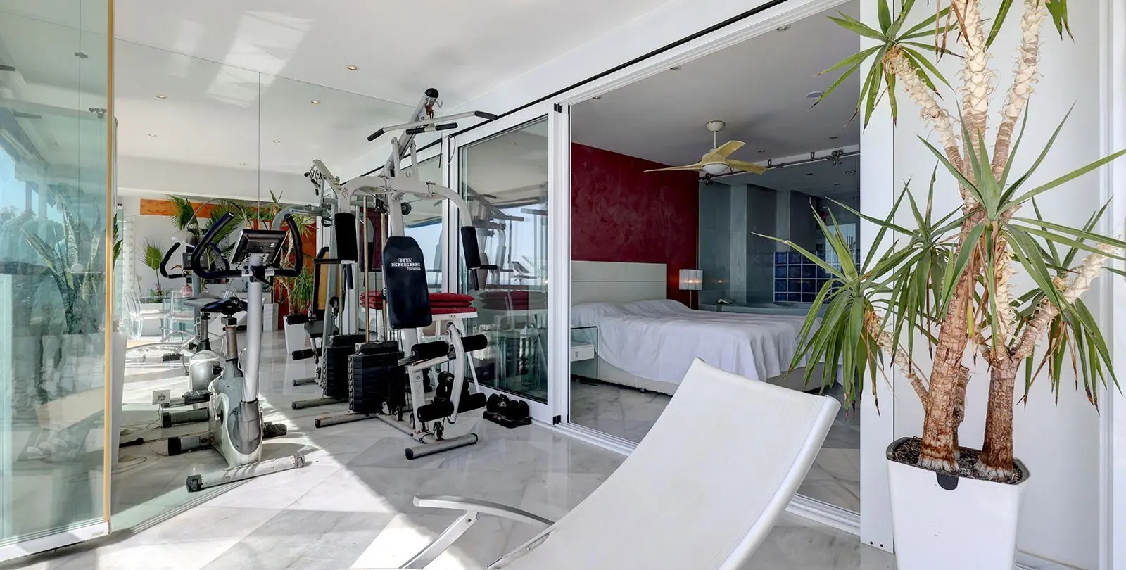 Sale of middle floor apartment in Benalmadena Costa 23