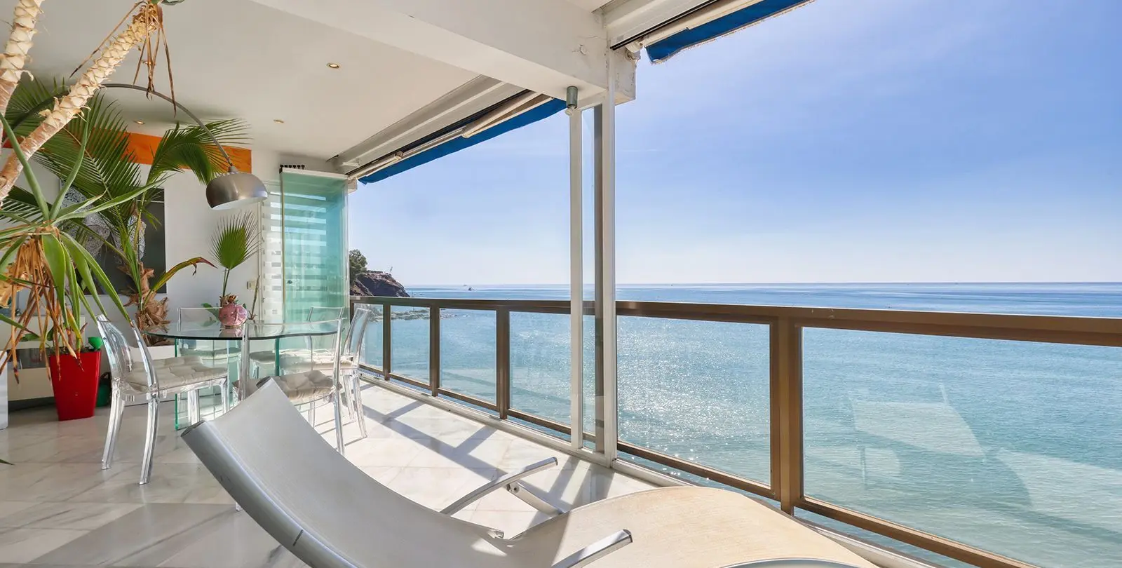 Sale of middle floor apartment in Benalmadena Costa 24