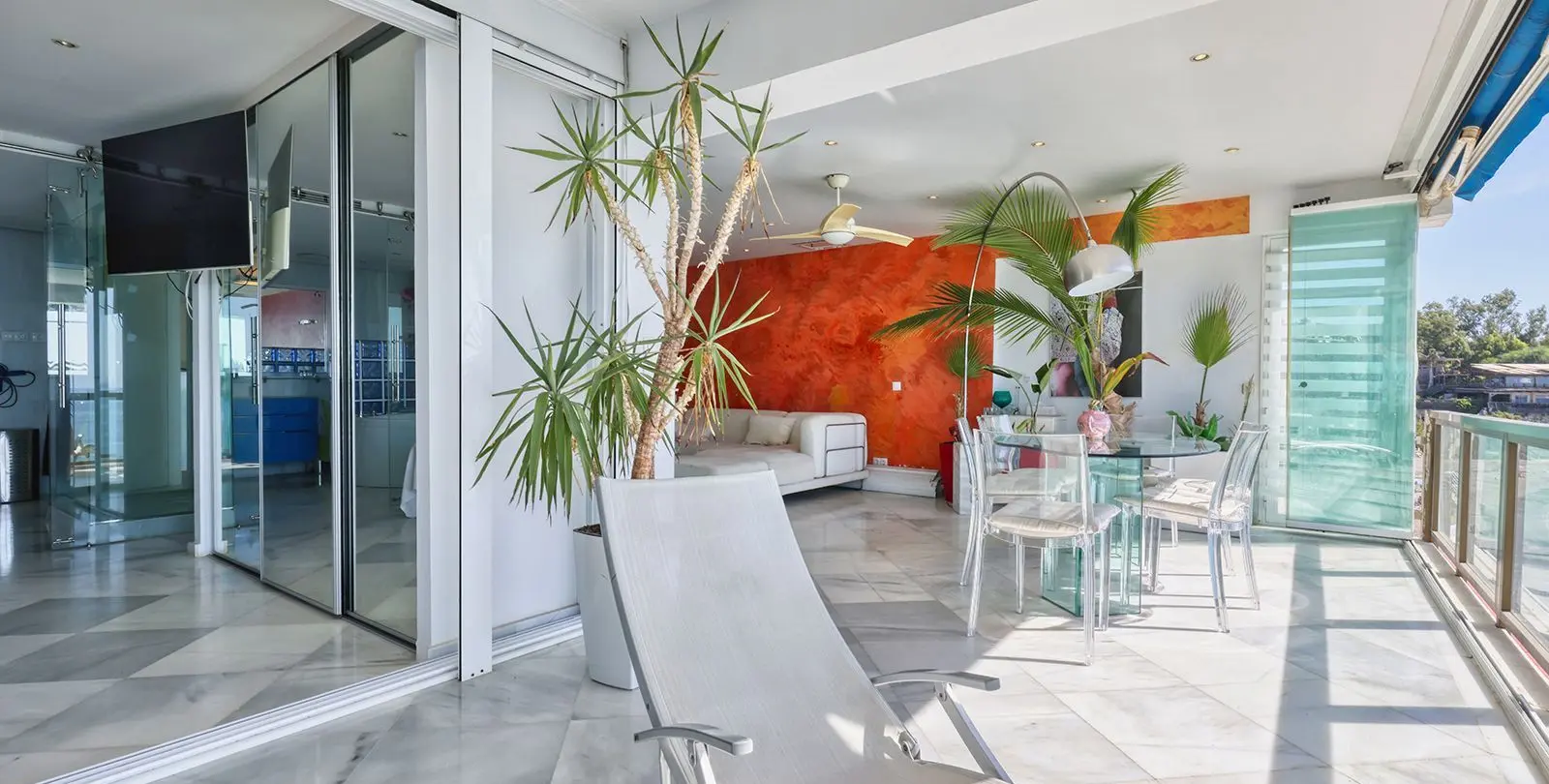 Sale of middle floor apartment in Benalmadena Costa 25