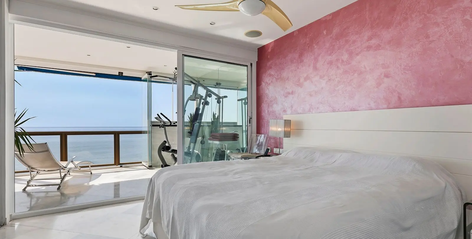 Sale of middle floor apartment in Benalmadena Costa 31