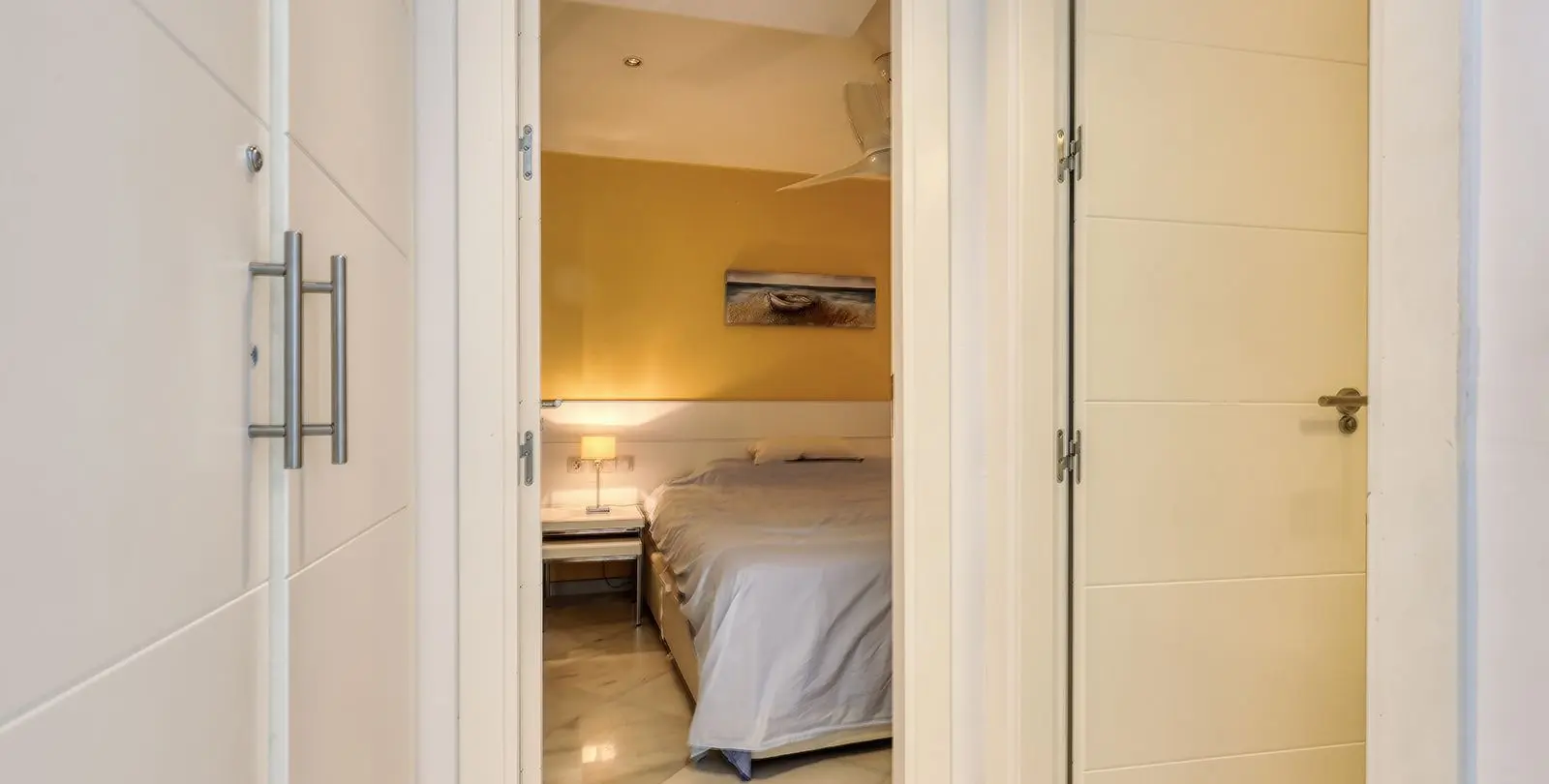Sale of middle floor apartment in Benalmadena Costa 42