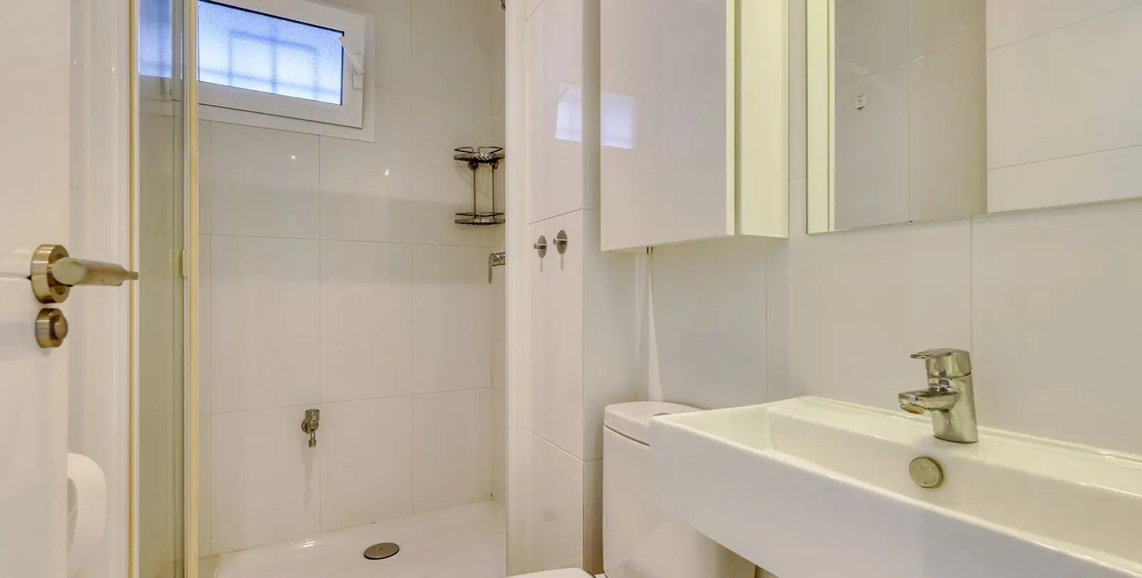 Sale of middle floor apartment in Benalmadena Costa 47