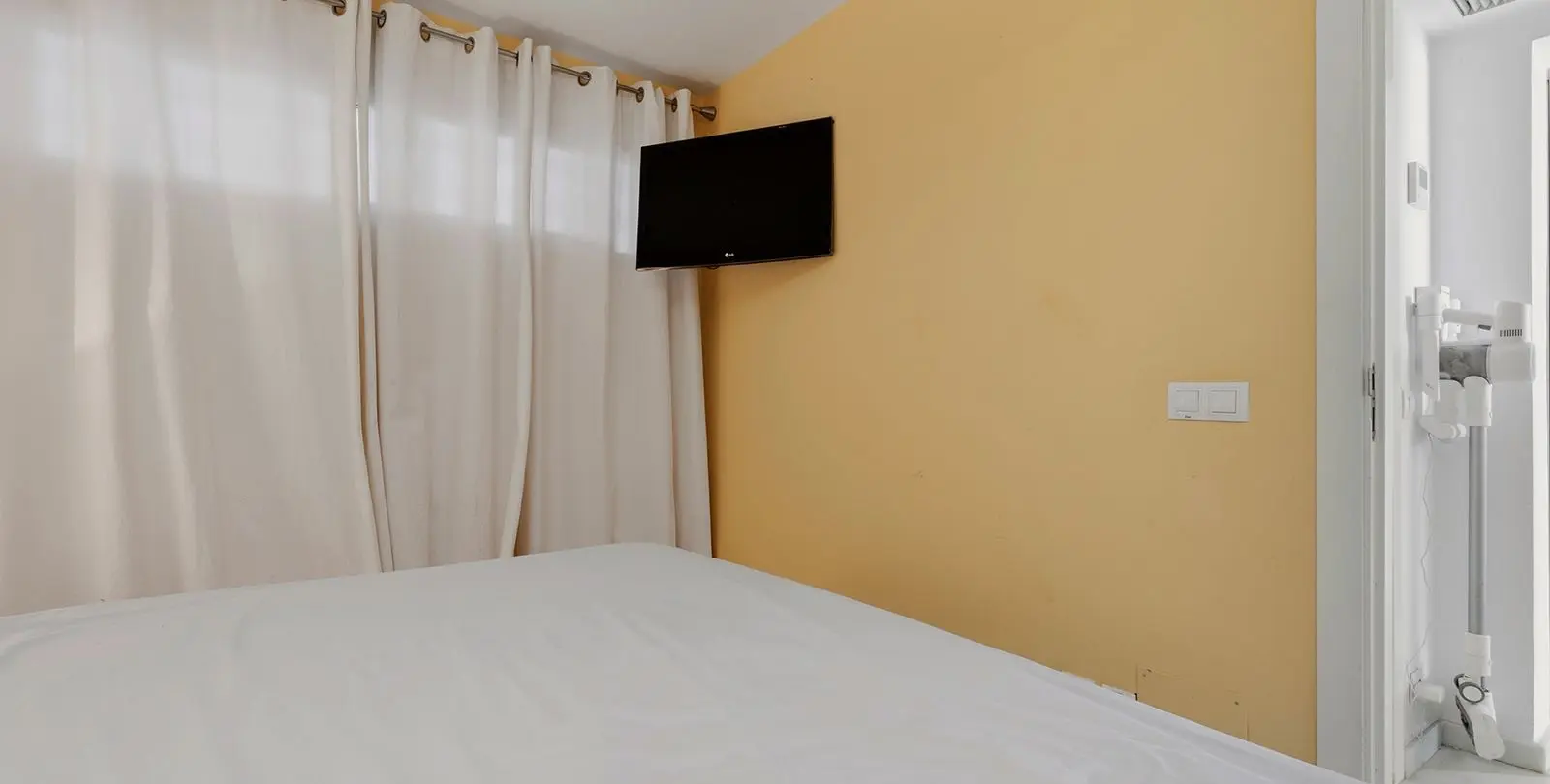 Sale of middle floor apartment in Benalmadena Costa 55