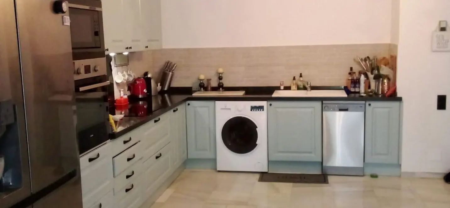 Sale of middle floor apartment in El Presidente 4