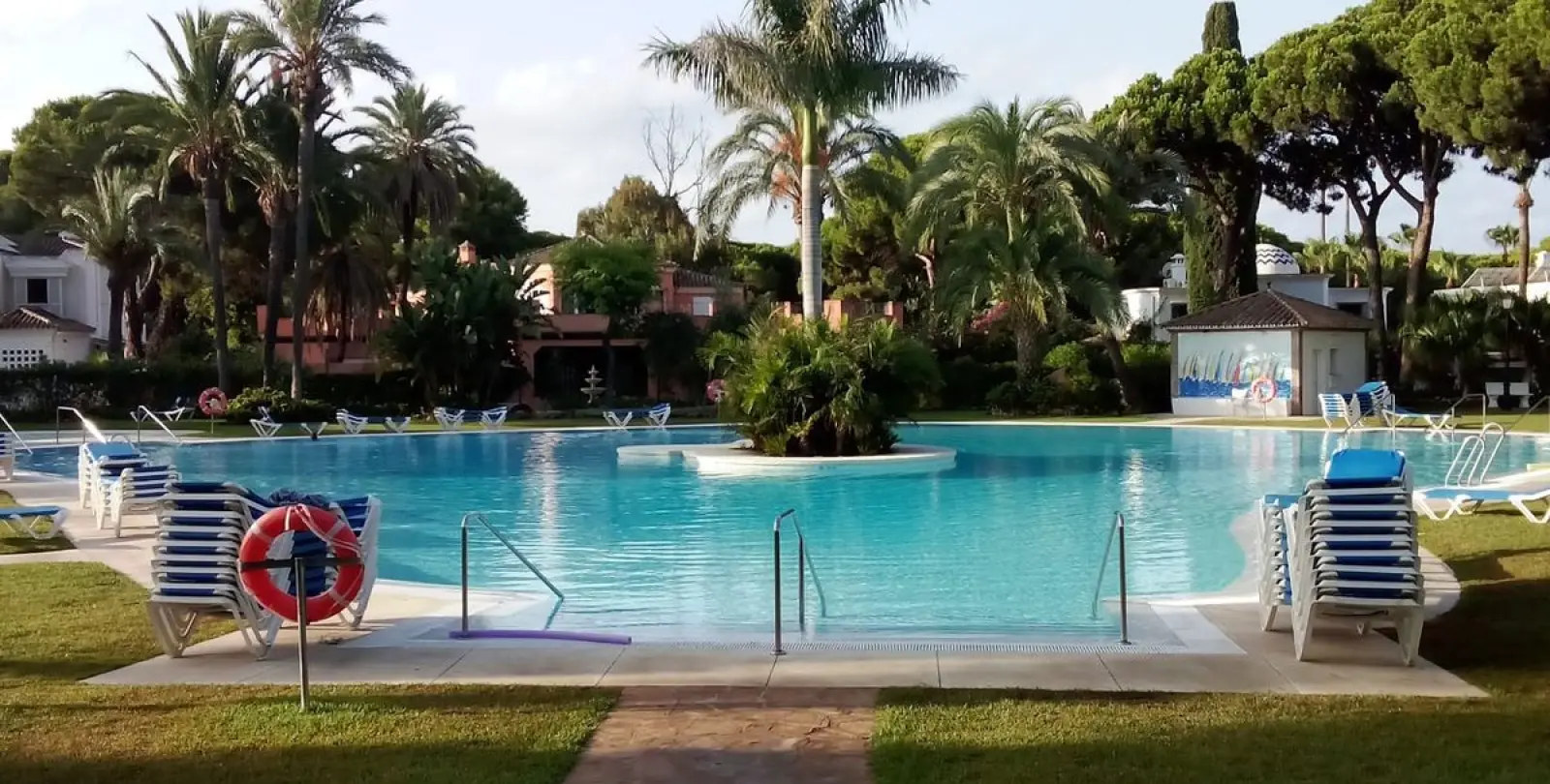 Sale of middle floor apartment in El Presidente 15