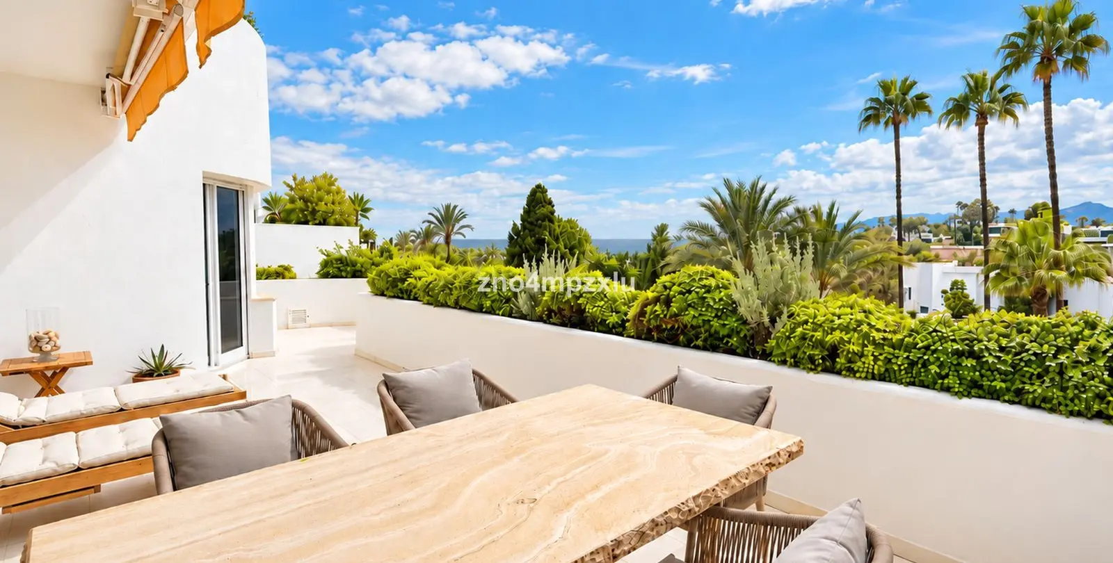 Sale of middle floor apartment in The Golden Mile 3