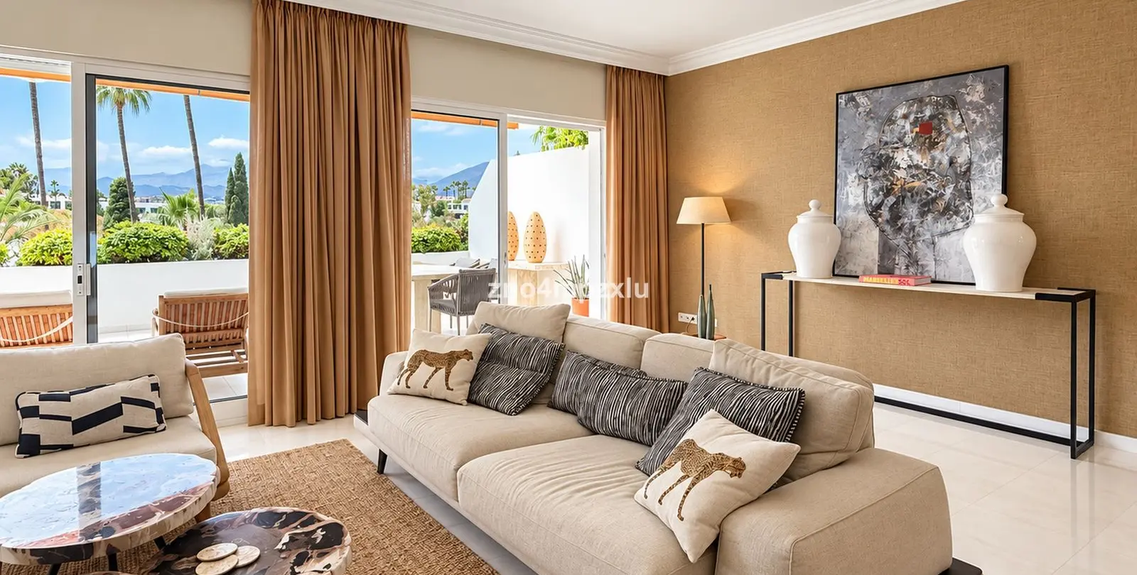 Sale of middle floor apartment in The Golden Mile 5