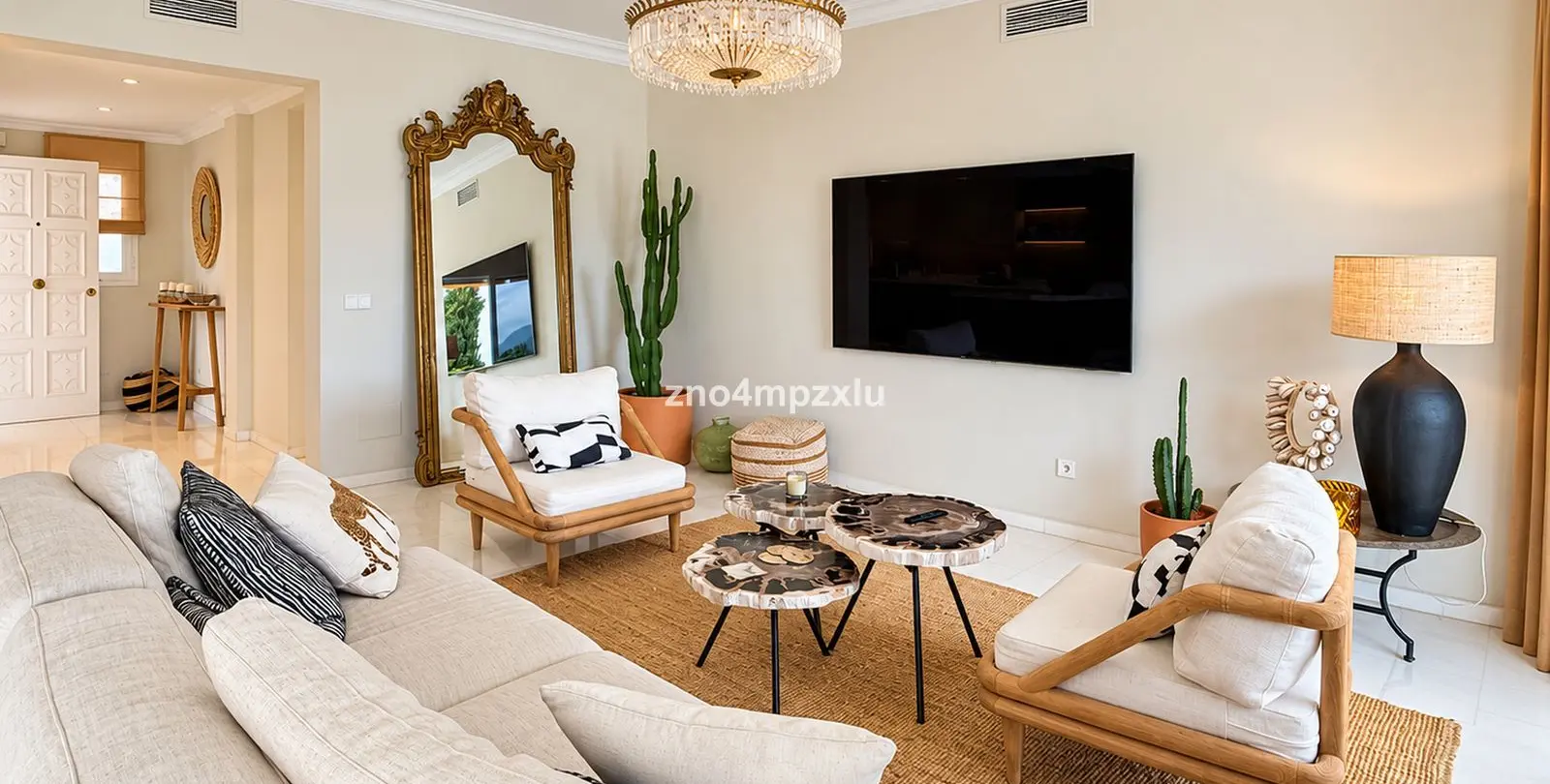 Sale of middle floor apartment in The Golden Mile 8