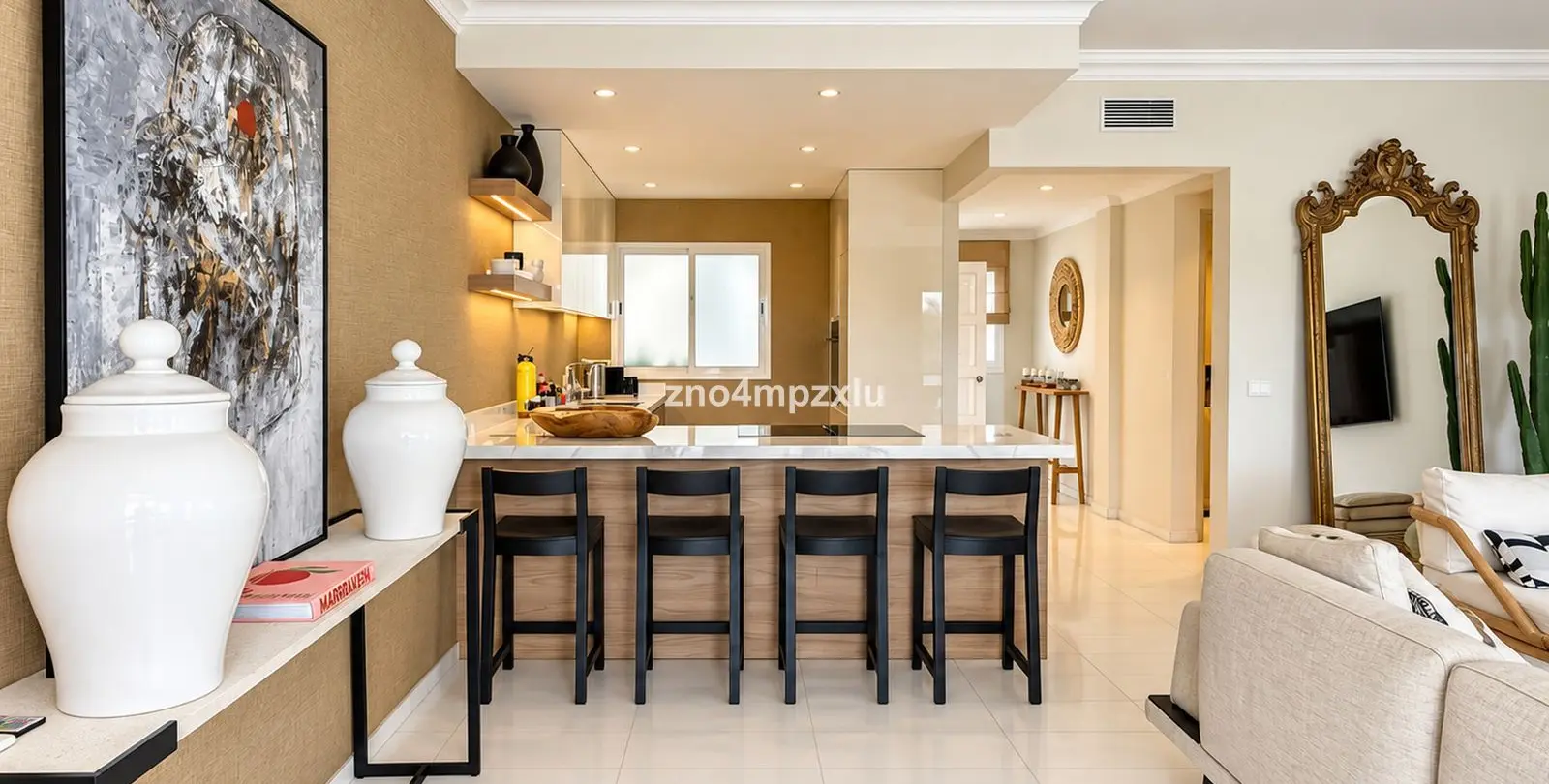 Sale of middle floor apartment in The Golden Mile 10