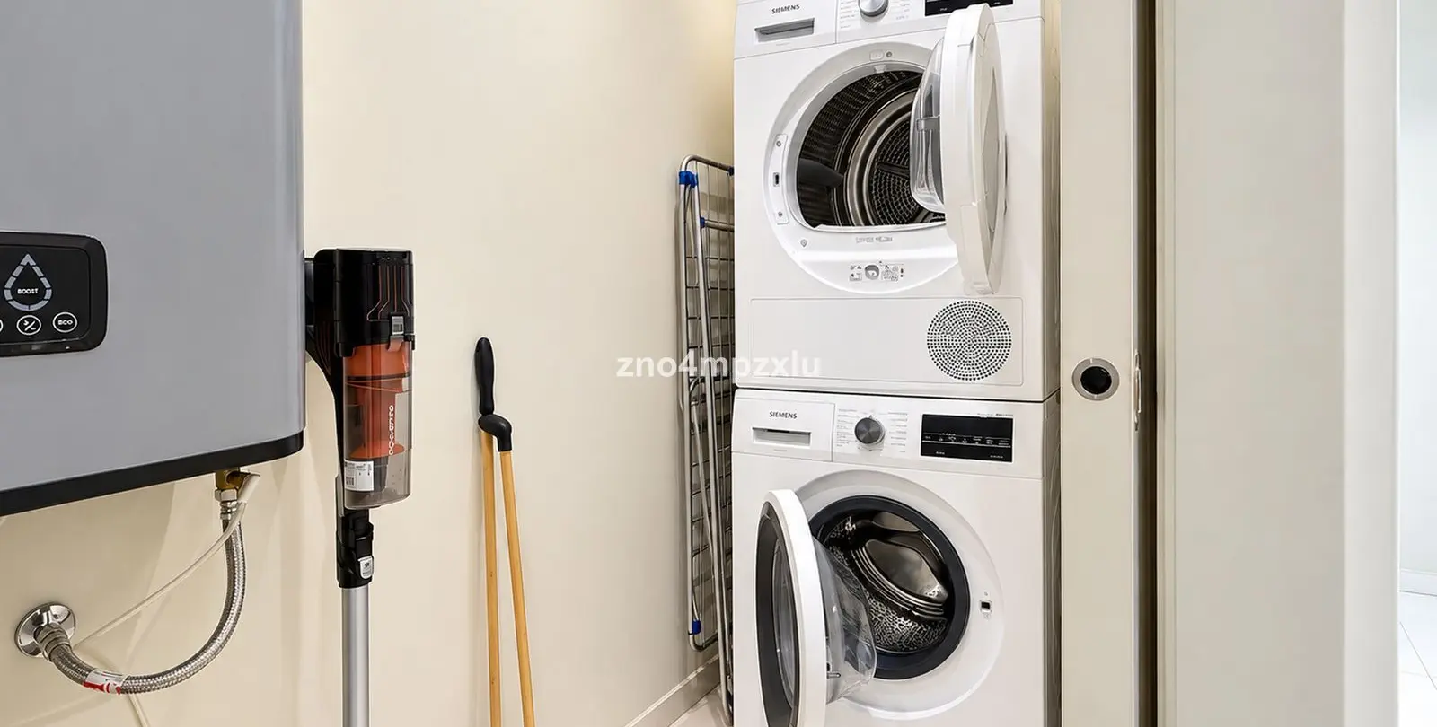 Sale of middle floor apartment in The Golden Mile 30