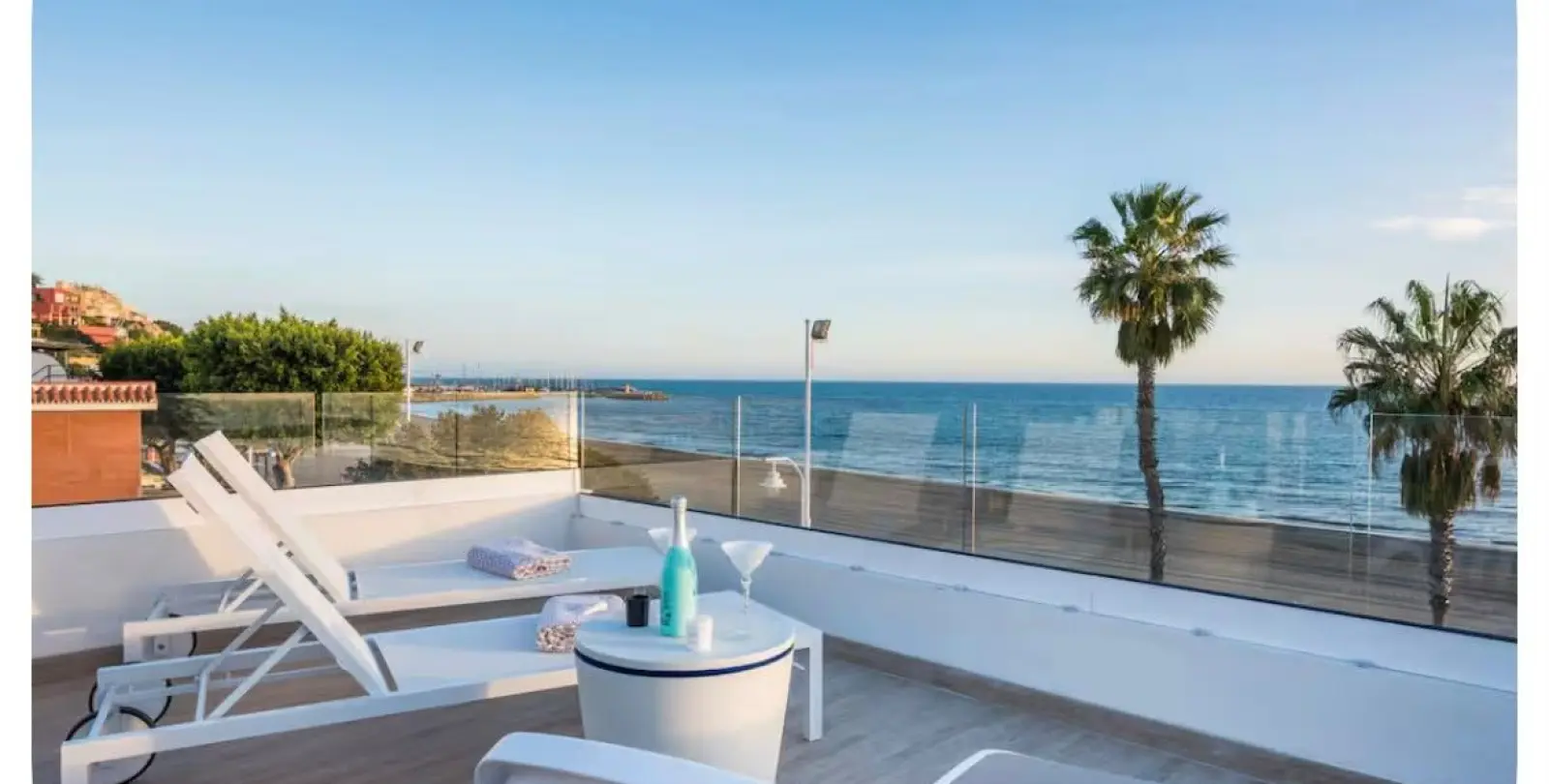 Sale of detached villa in El Palo 8