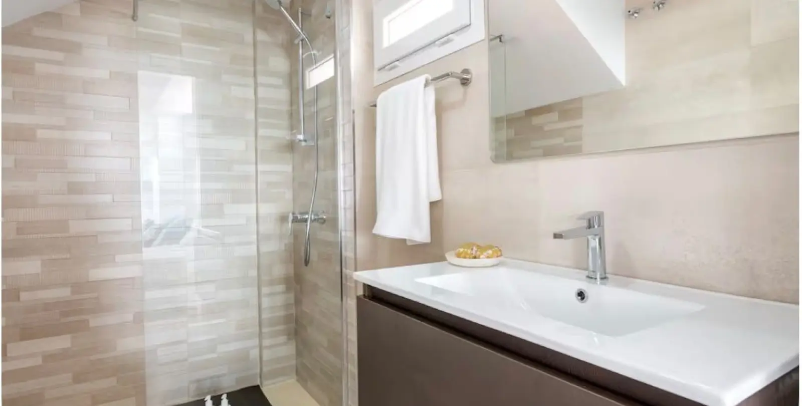 Sale of detached villa in El Palo 19