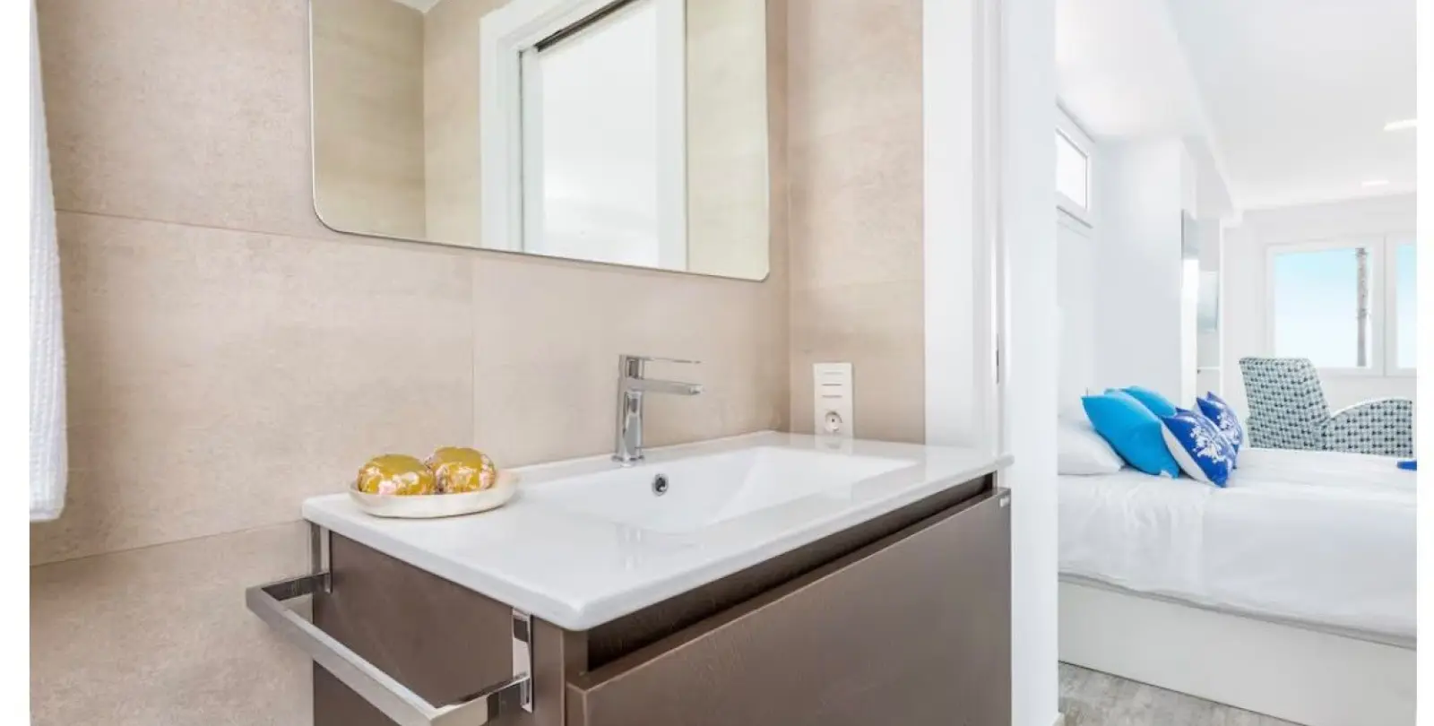 Sale of detached villa in El Palo 22