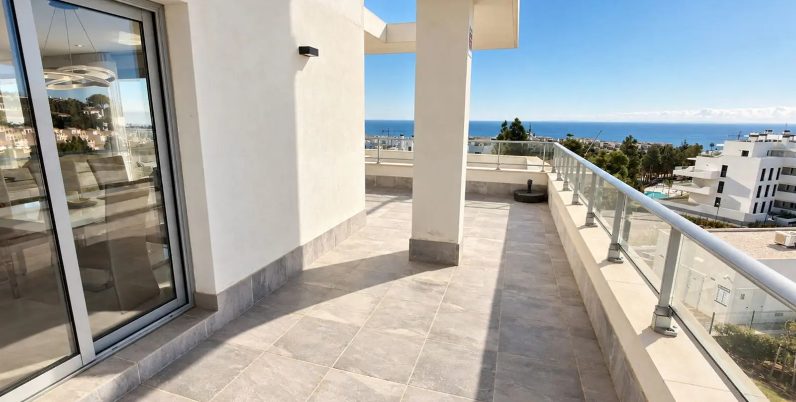 Venta de ático en Las Lagunas 36