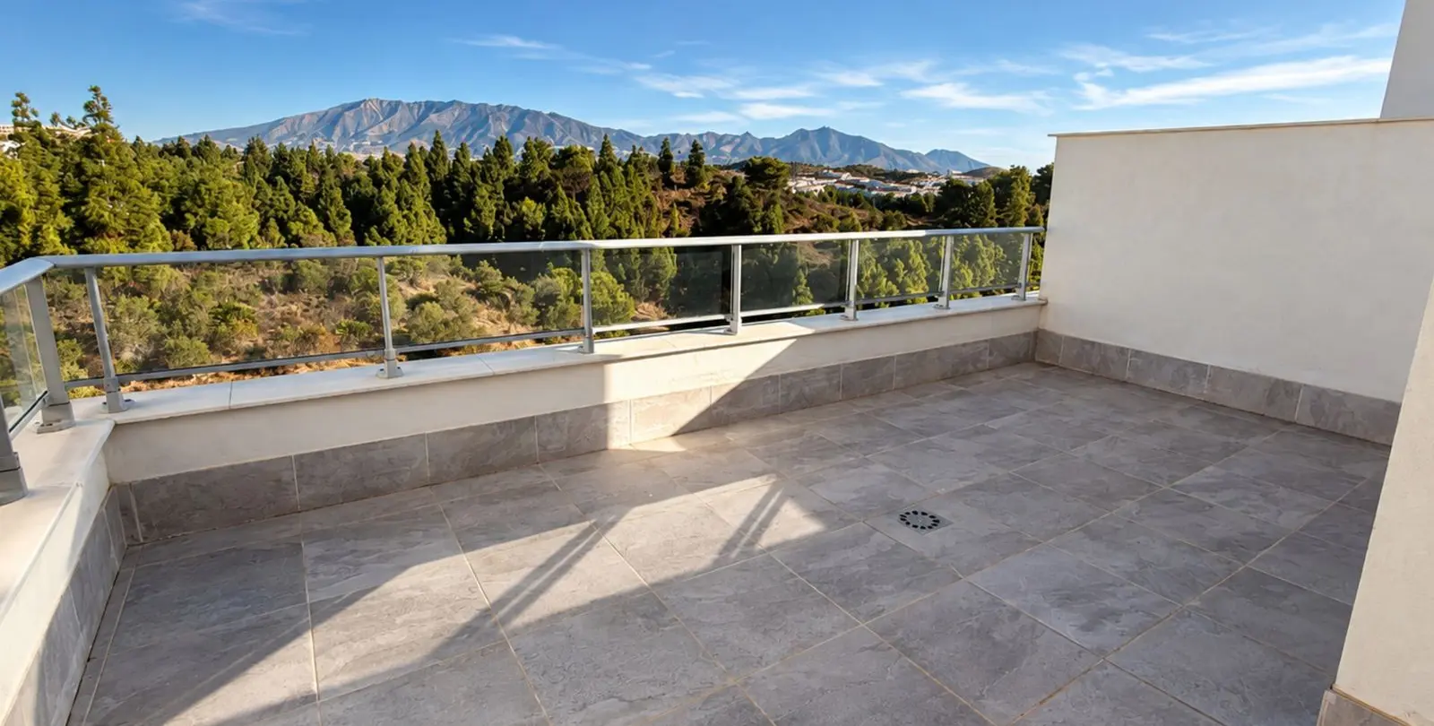 Venta de ático en Las Lagunas 43
