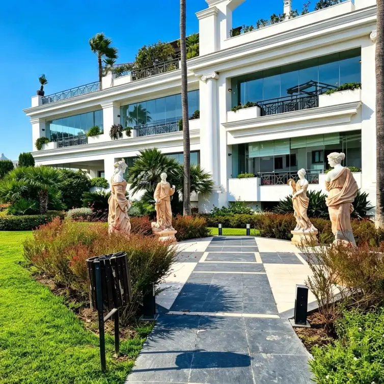 Venta de apartamento en planta baja en Estepona
