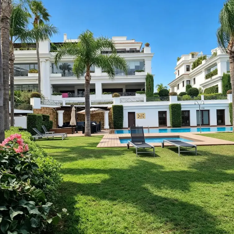 Venta de apartamento en planta baja en Estepona