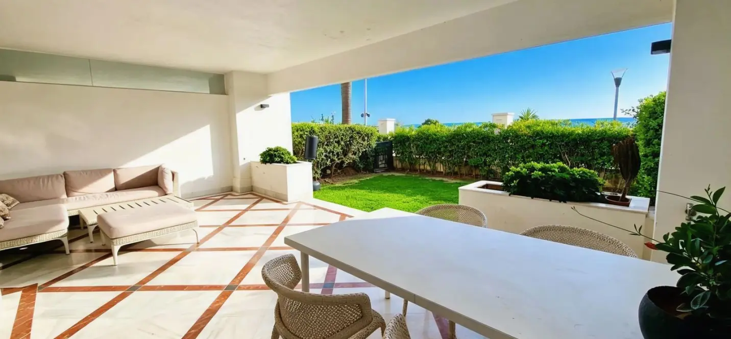 Venta de apartamento en planta baja en Estepona 4