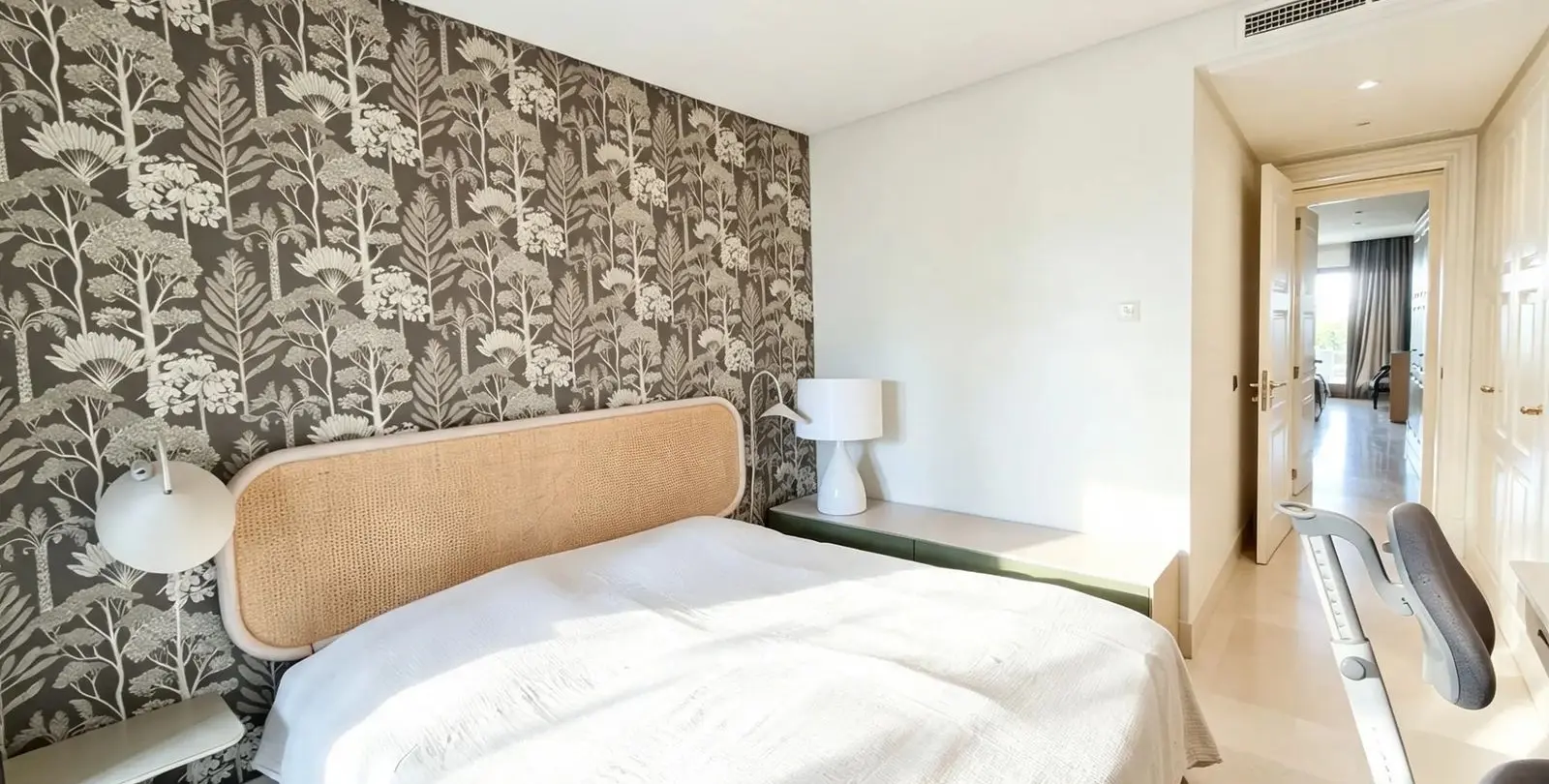 Venta de apartamento en planta baja en Estepona 19