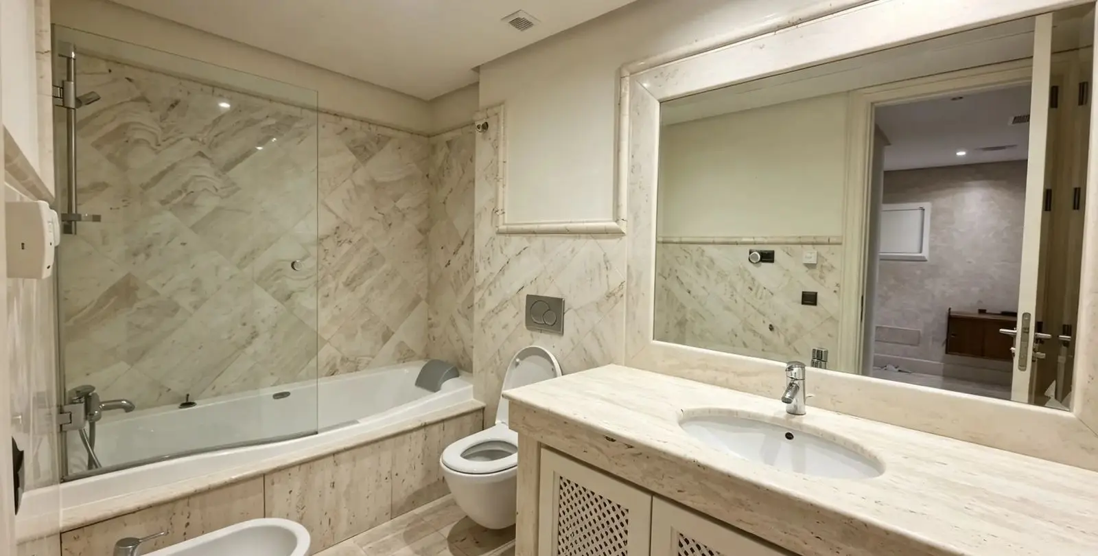 Venta de apartamento en planta baja en Estepona 21