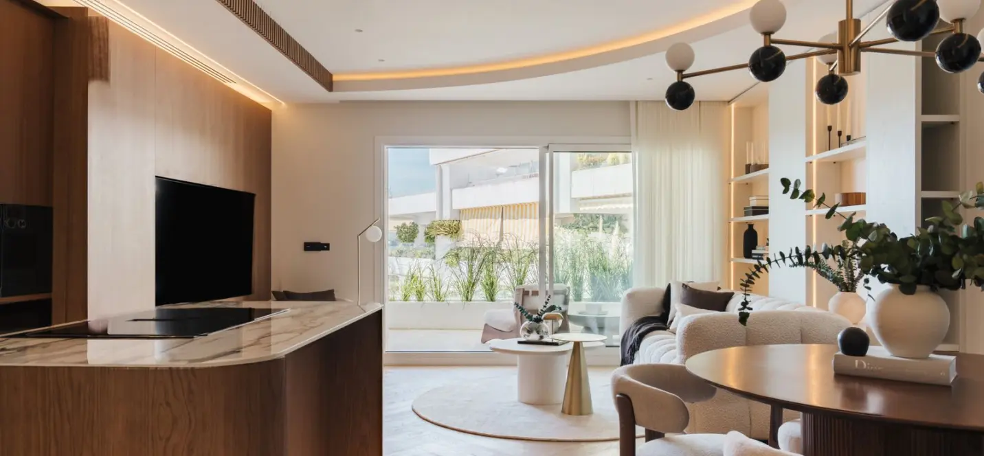 Sale of middle floor apartment in The Golden Mile 2