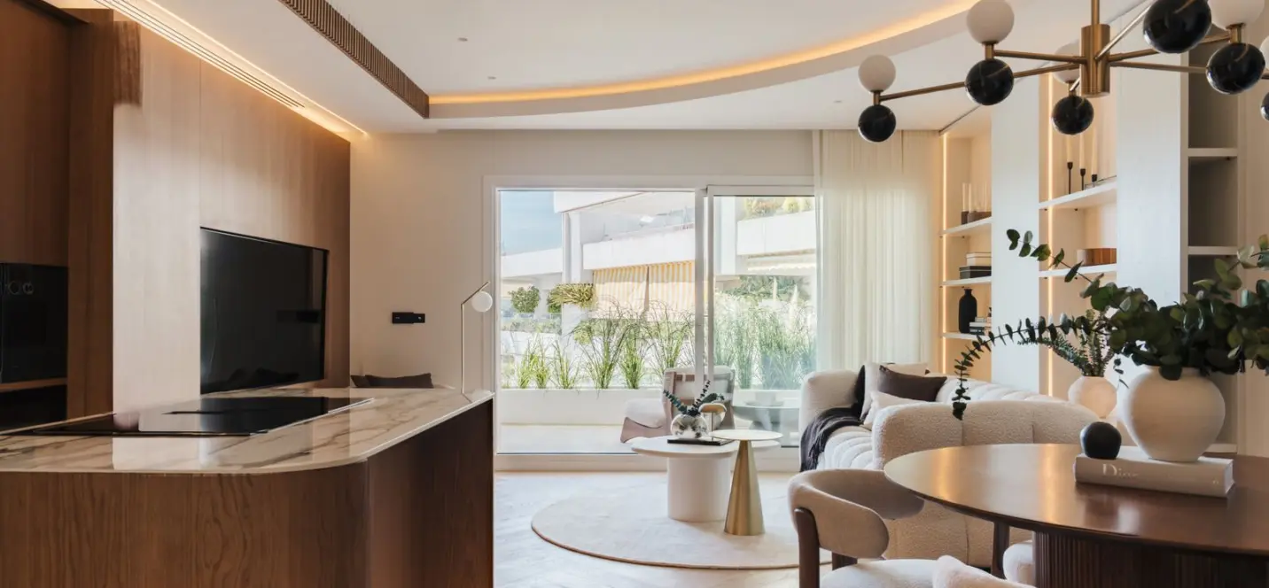 Sale of middle floor apartment in The Golden Mile 3