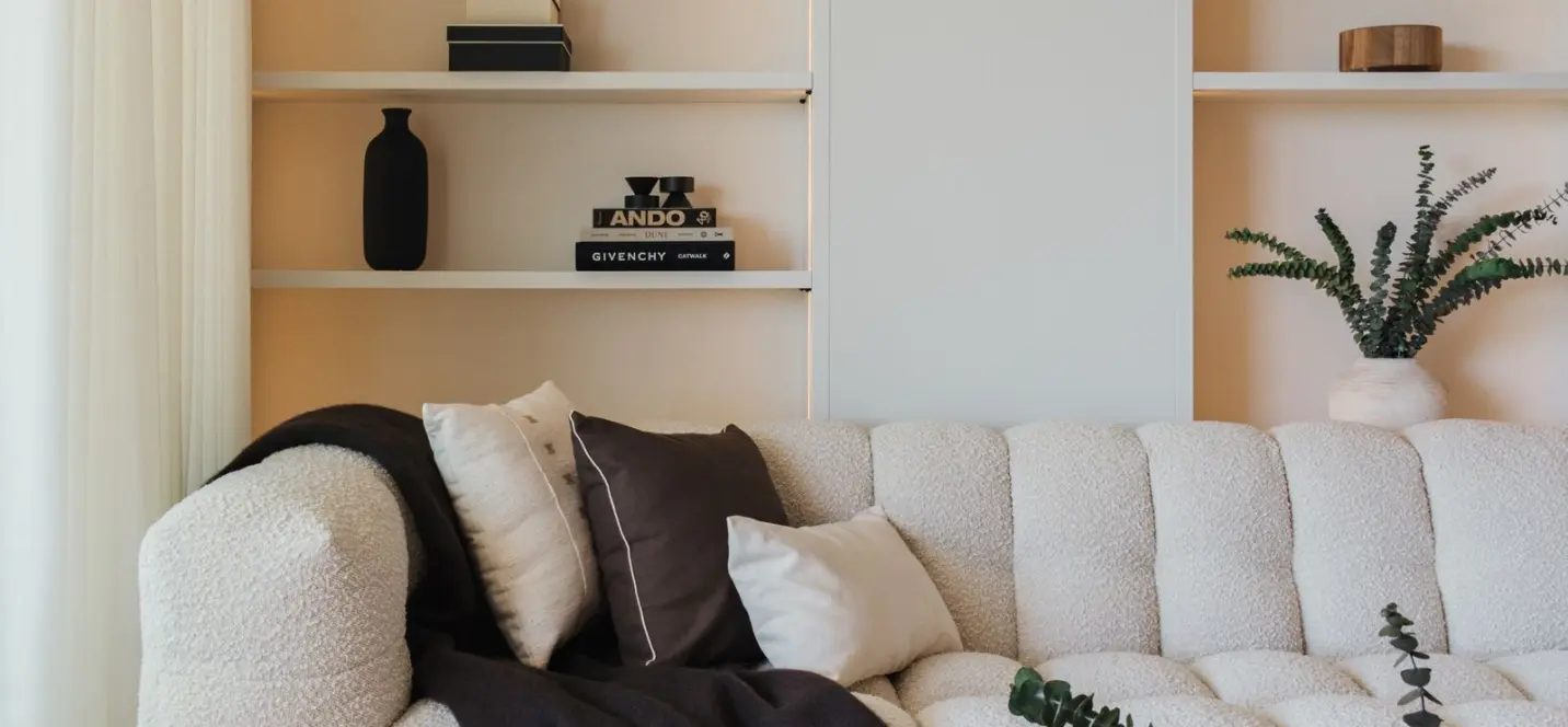 Sale of middle floor apartment in The Golden Mile 4