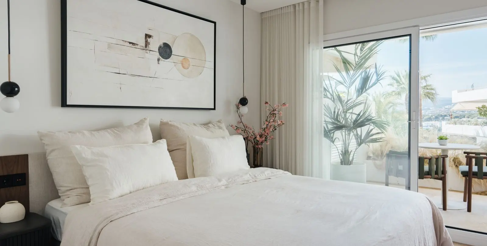 Sale of middle floor apartment in The Golden Mile 43