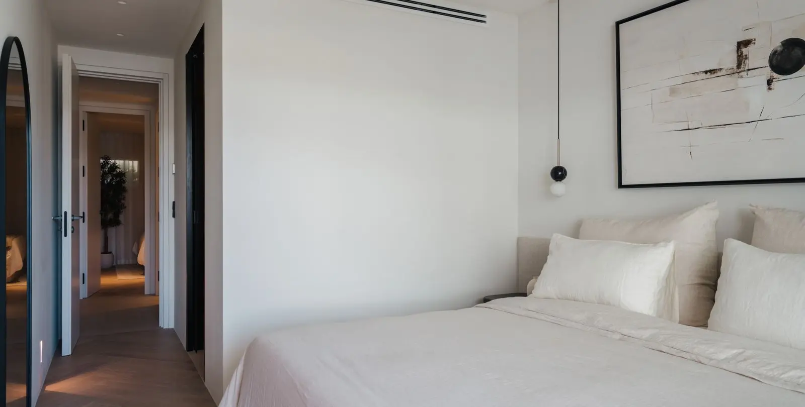 Sale of middle floor apartment in The Golden Mile 47