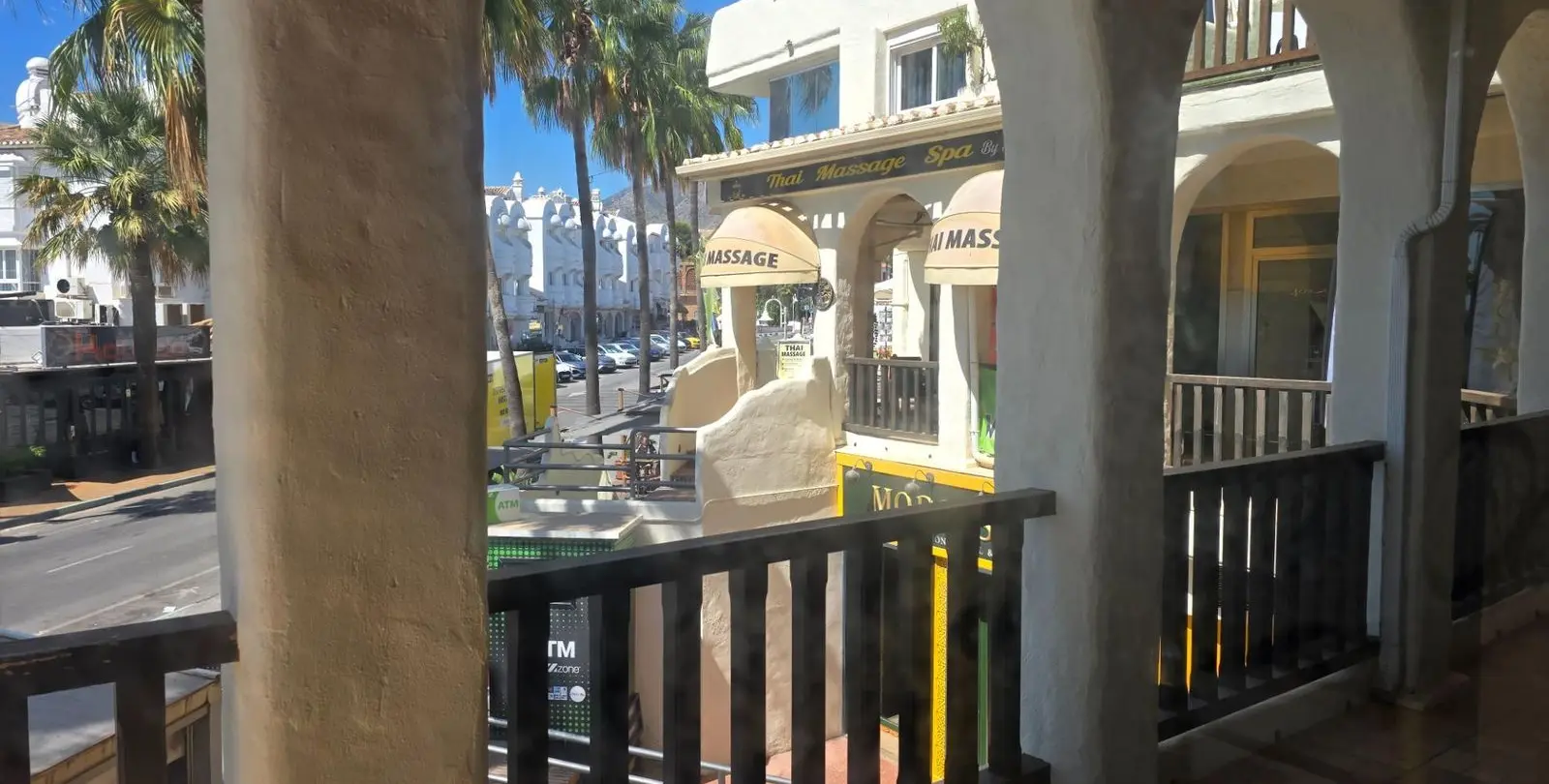 Venta de local comercial en Benalmadena 2
