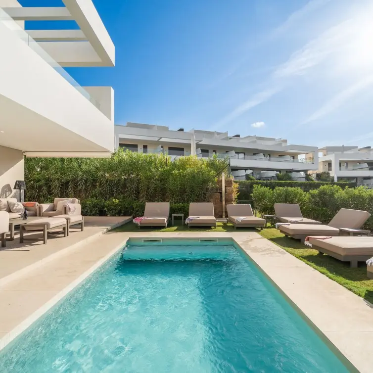 Venta de villa independiente en Elviria